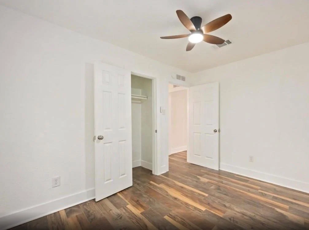 Photo of 6043 Lyndhurst Drive