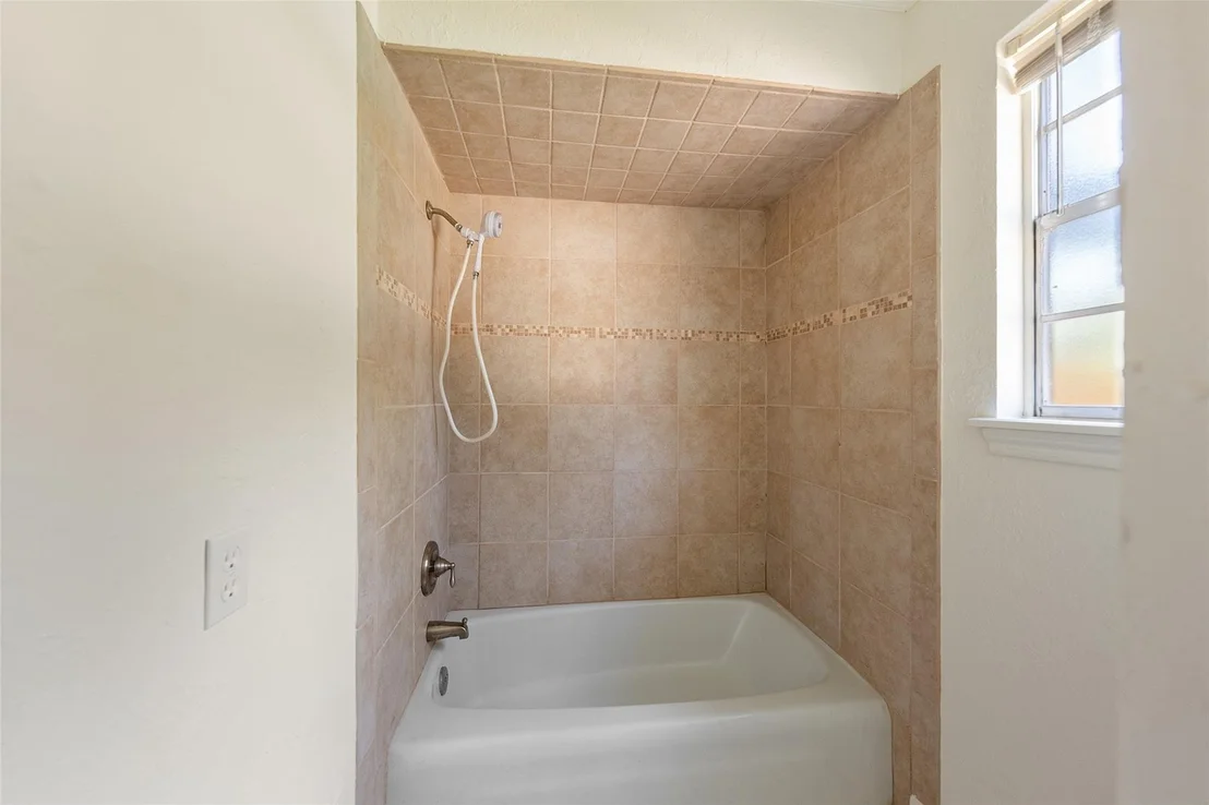 Photo of 6315 Hickorycrest Drive