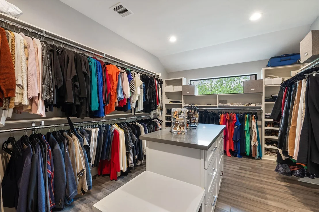 Photo of 2928 Suffolk Drive