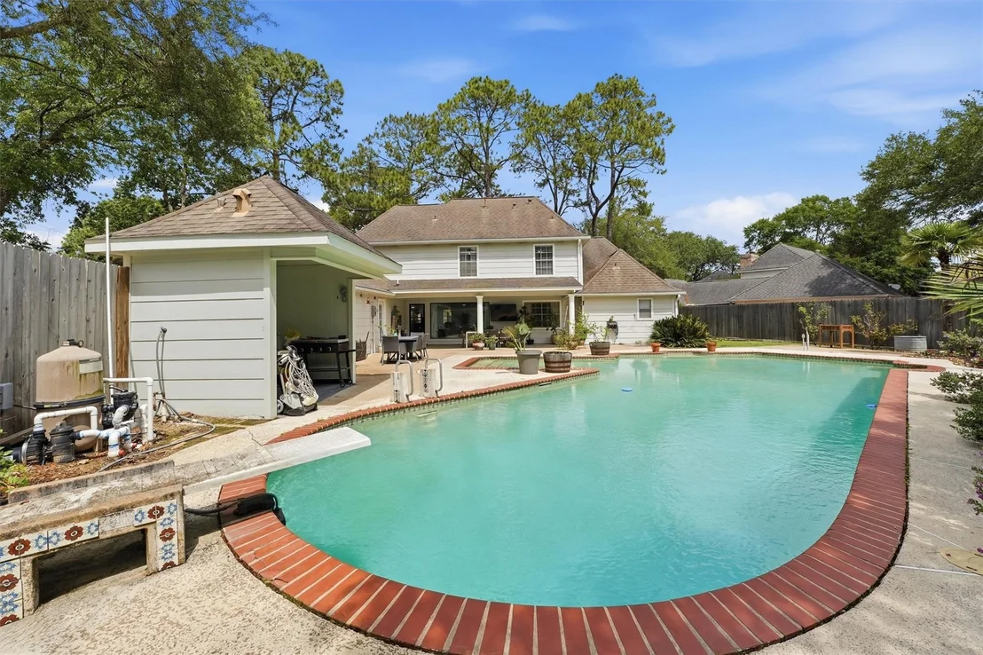 Photo of 615 Brenwick Court