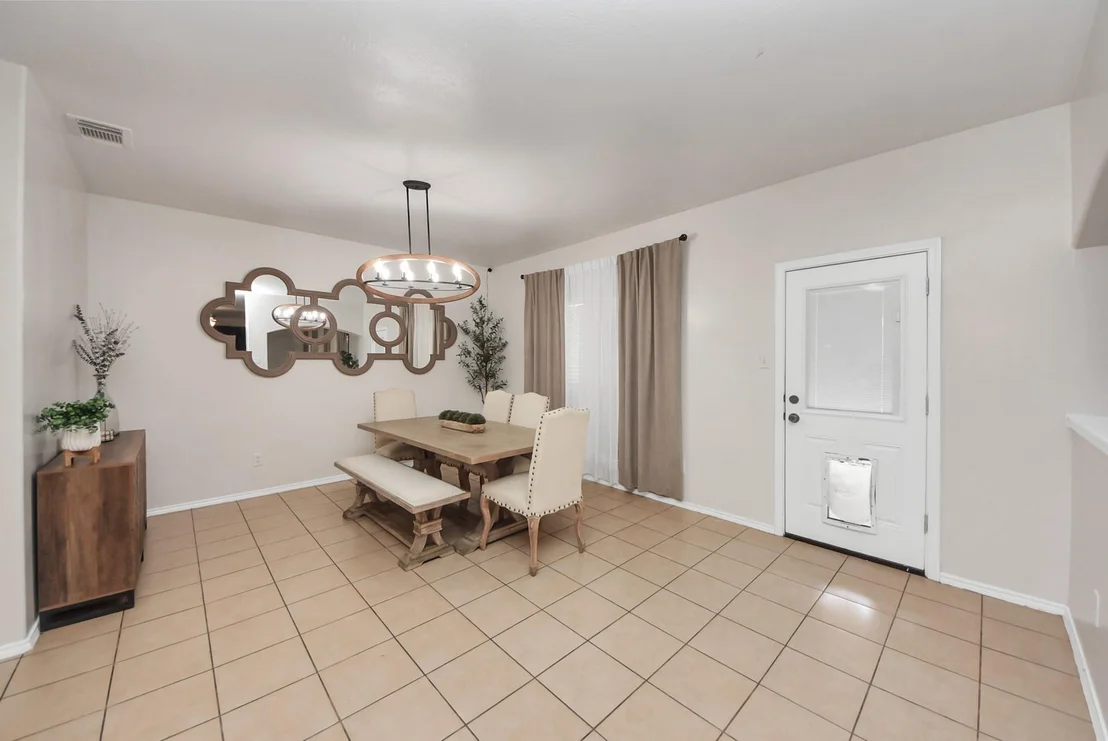 Photo of 24915 Oconee Drive