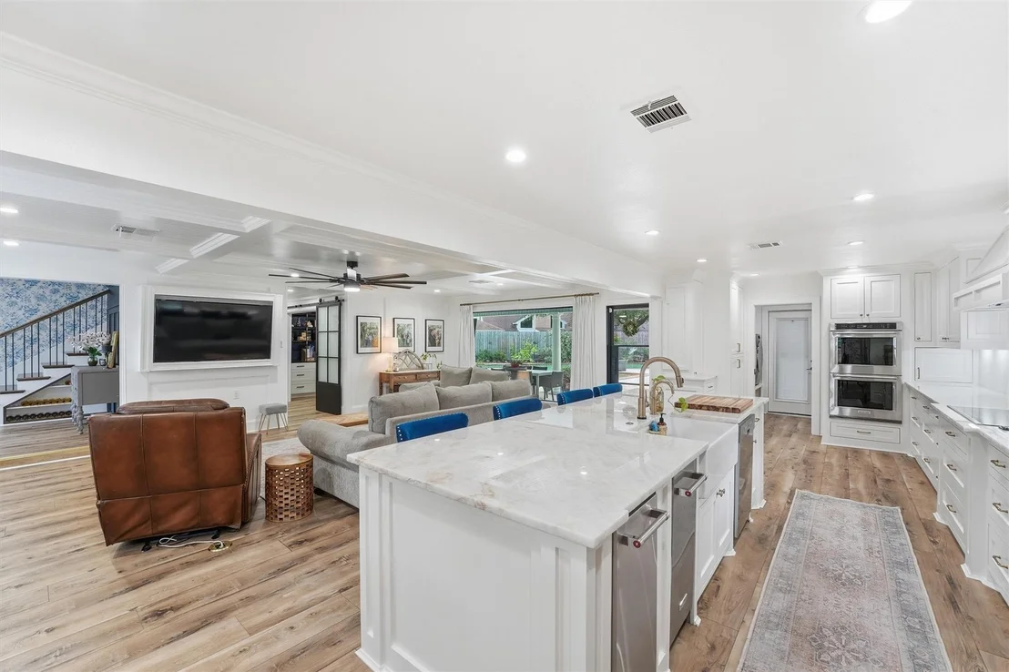 Photo of 615 Brenwick Court