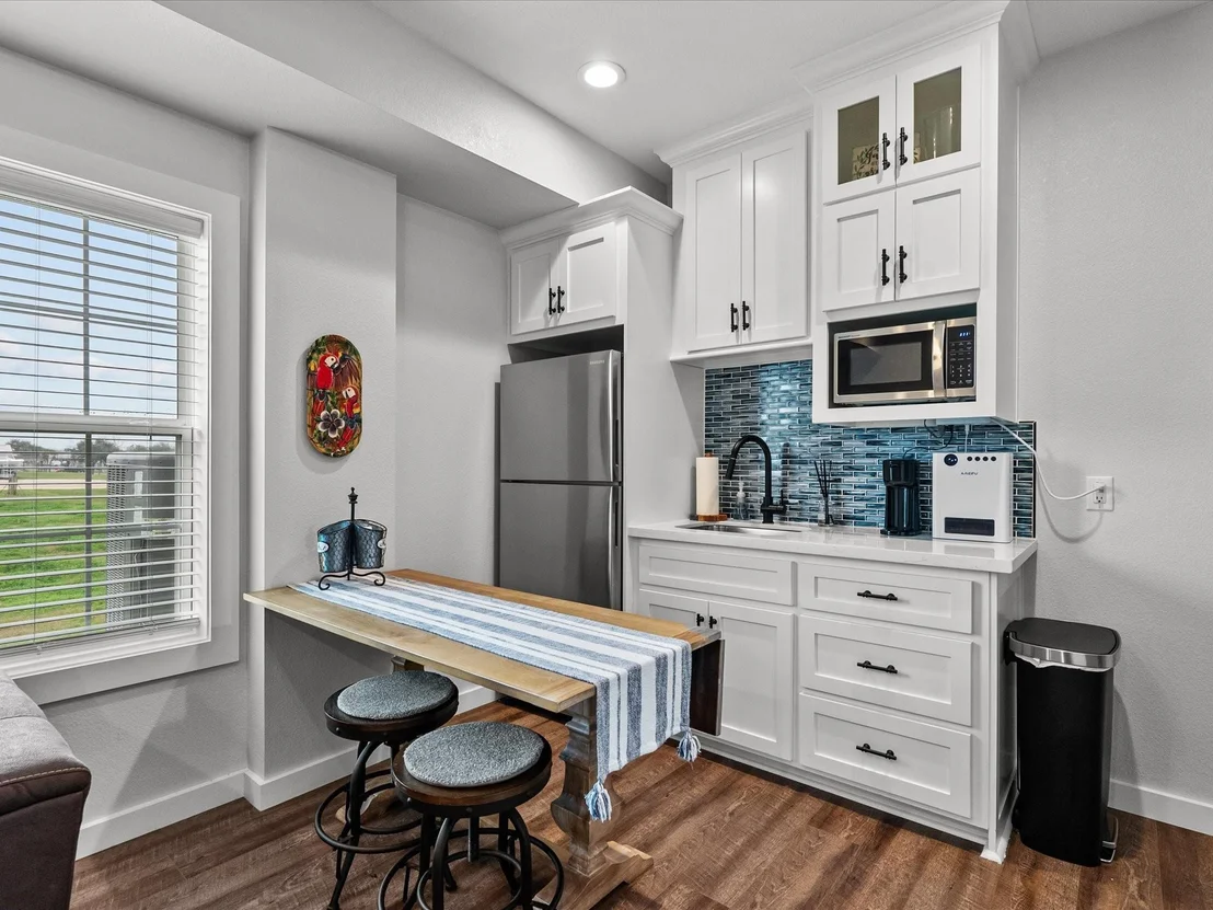 Photo of 822 W 2nd Street