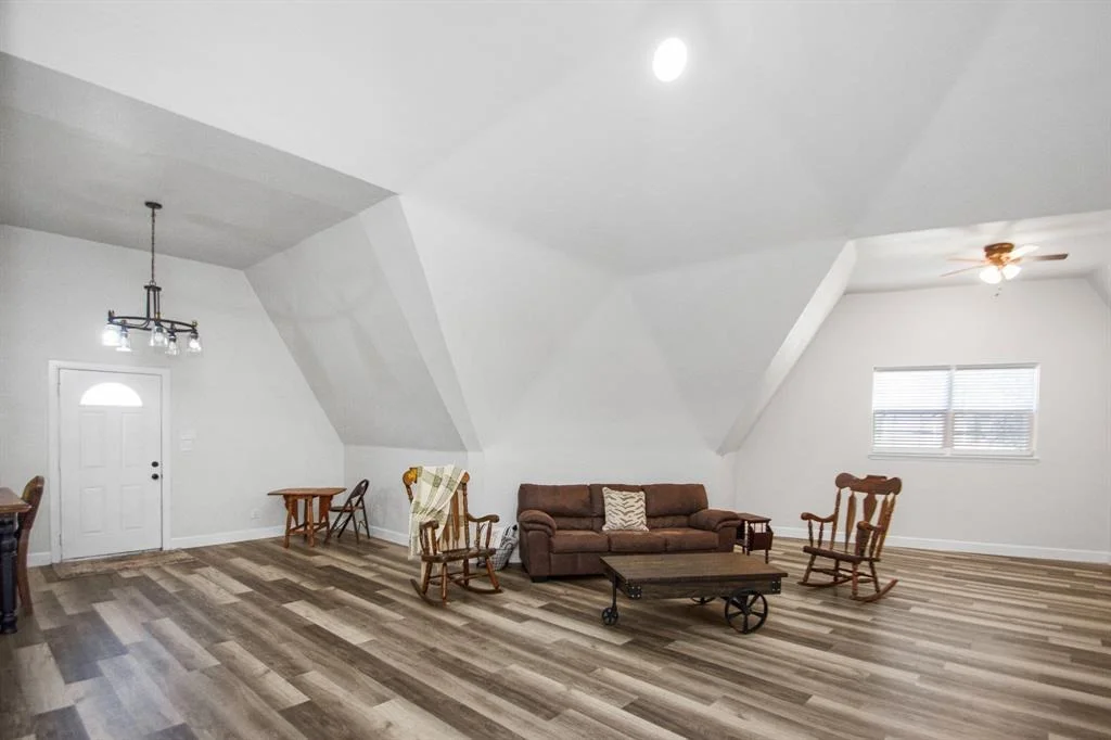 Photo of 907 Longhorn Trail