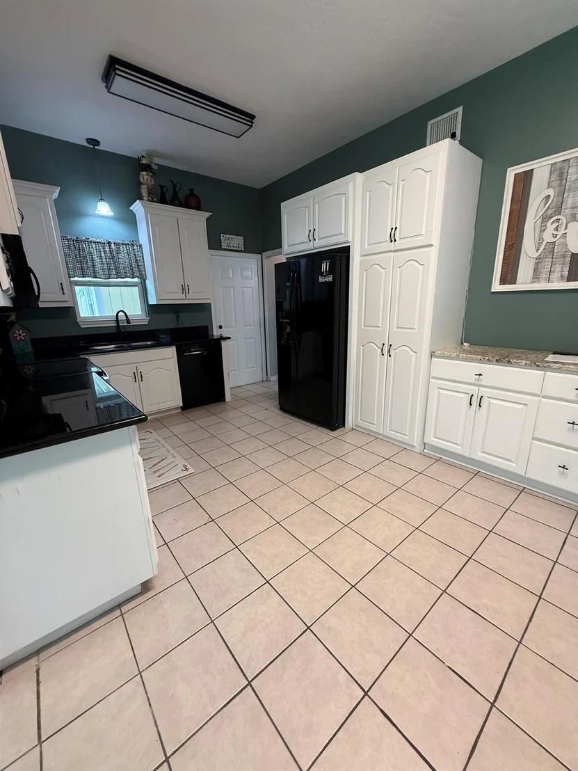 Photo of 8380 Shady Lane