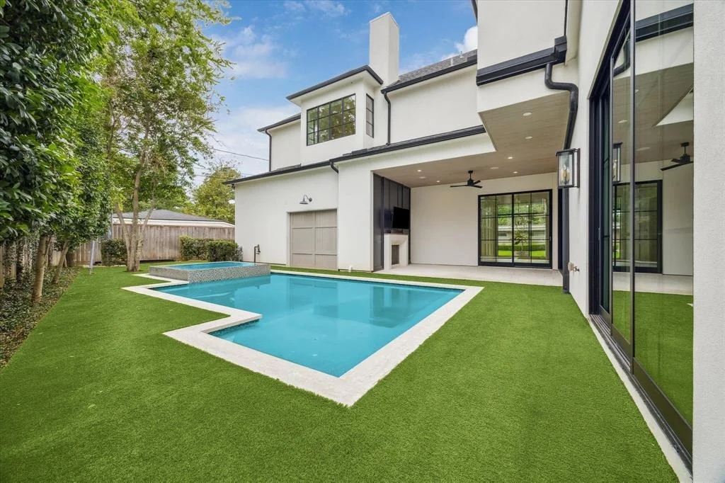 Photo of 447 Mignon Lane