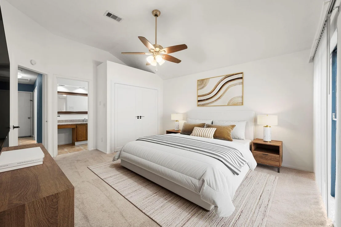 Photo of 14 W Cobble Hill Circle