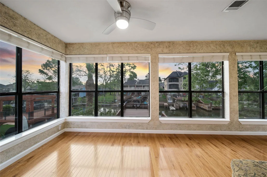 Photo of 734 Lake View Drive