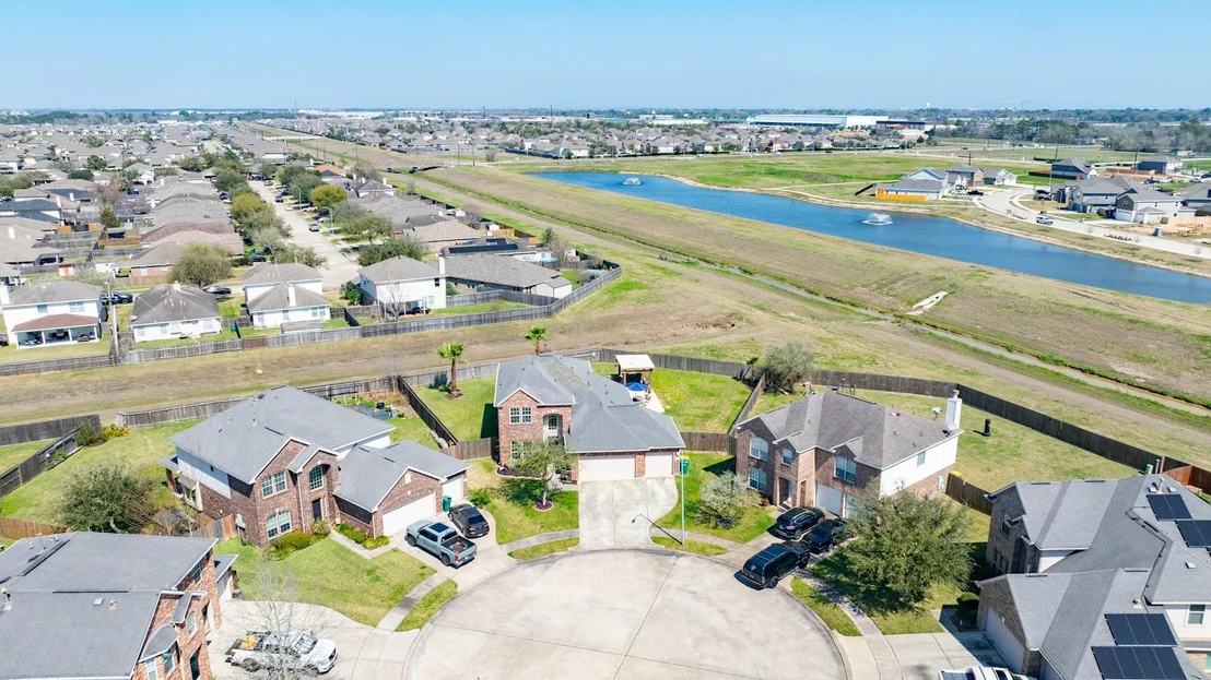Photo of 802 Brushfield Court