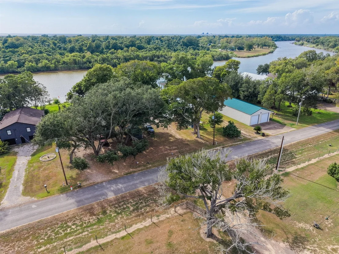 Photo of 1402 County Road 243