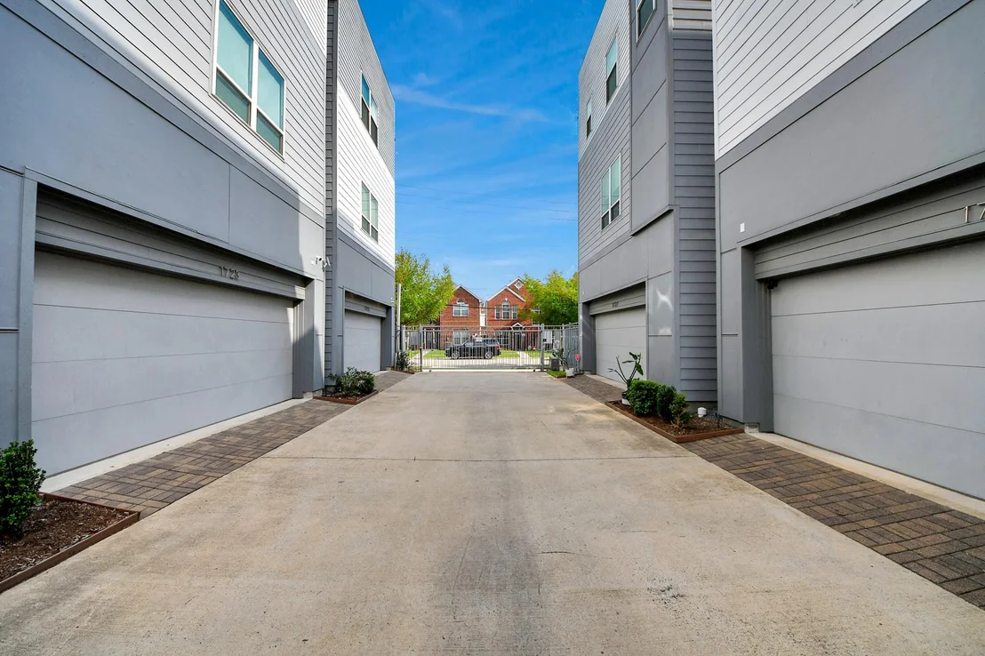 Photo of 1721 Eado Point Lane