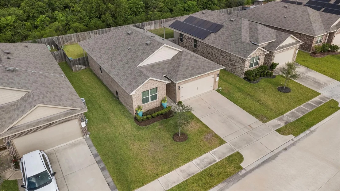 Photo of 6031 Purple Iris Street