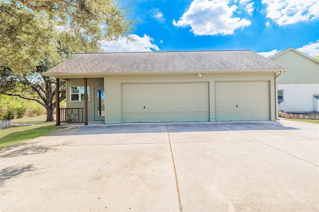 Photo of 1520 Lakefield Drive