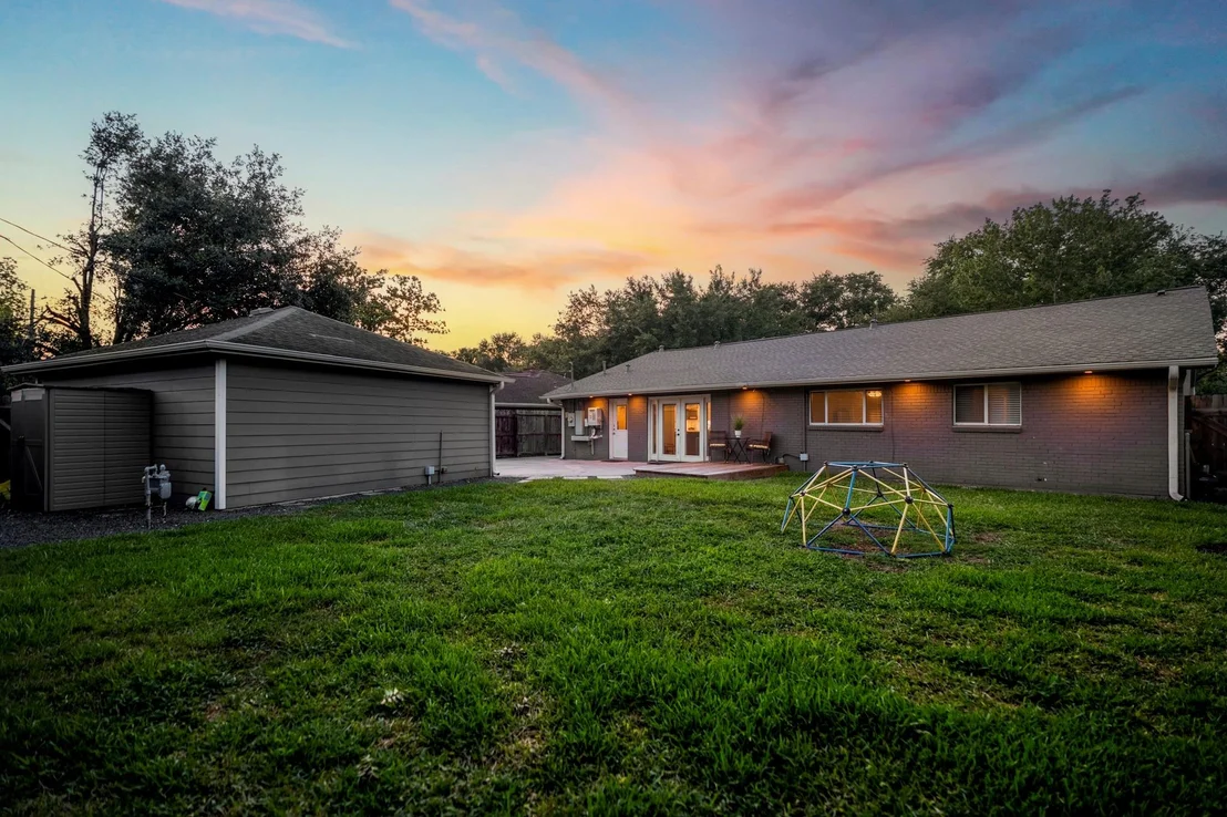 Photo of 4717 Benning Drive