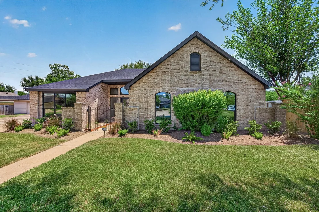 Photo of 15103 Plaza Libre Drive