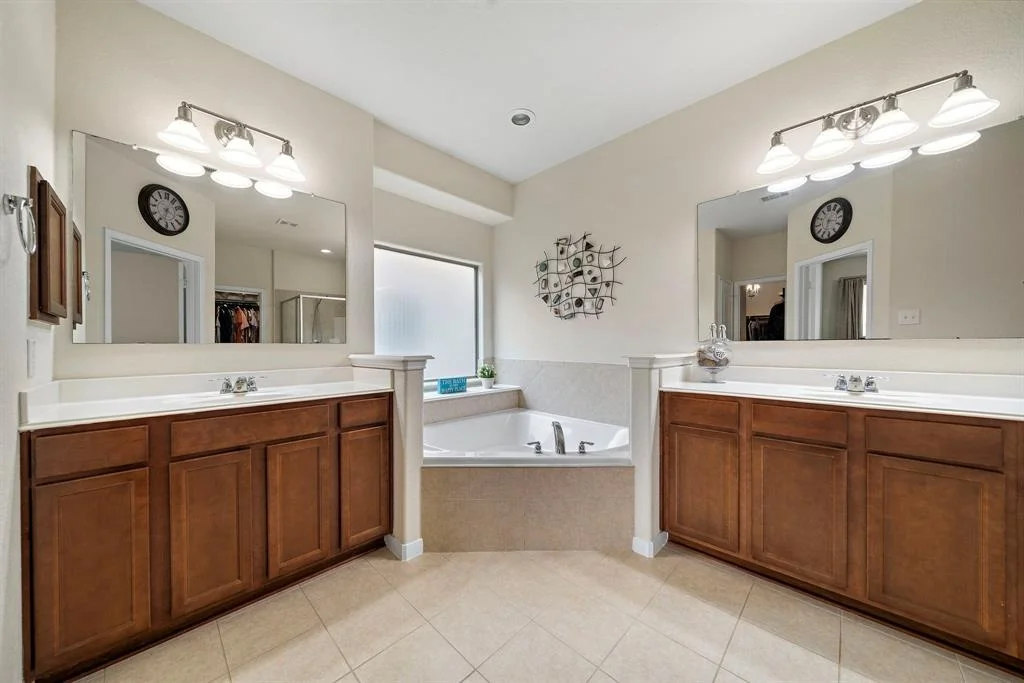 Photo of 25343 Holton Ridge Drive