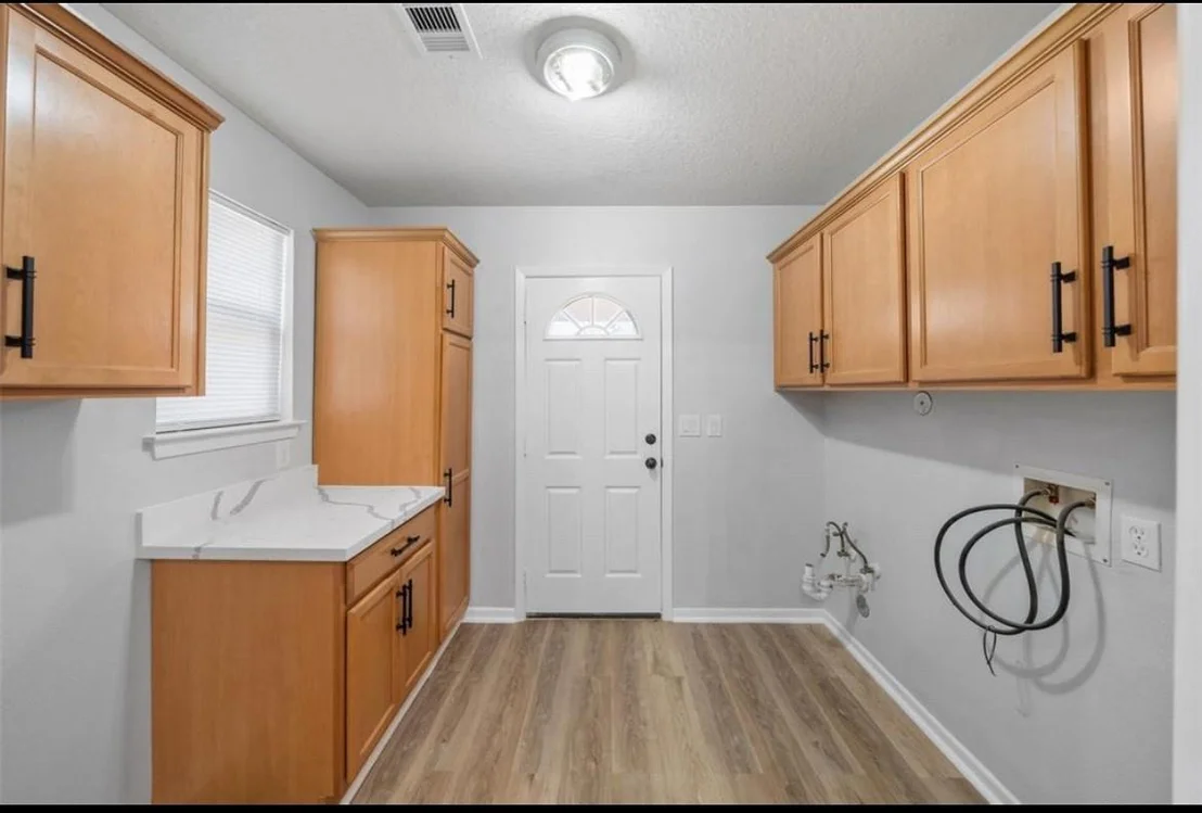 Photo of 2611 Center Street