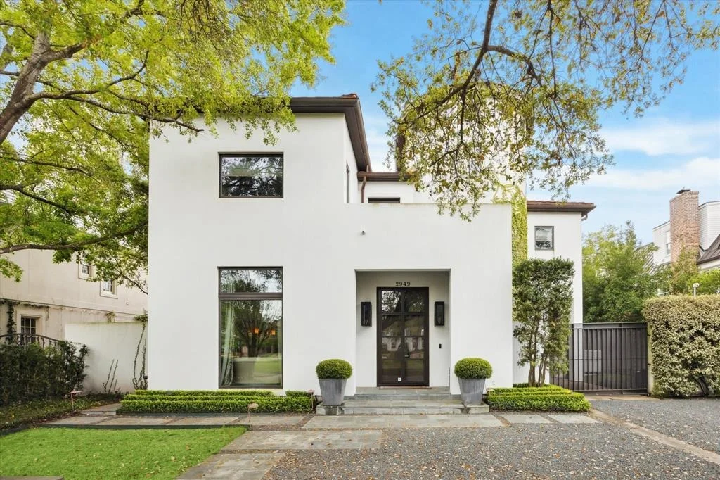 Photo of 2949 Chevy Chase Drive