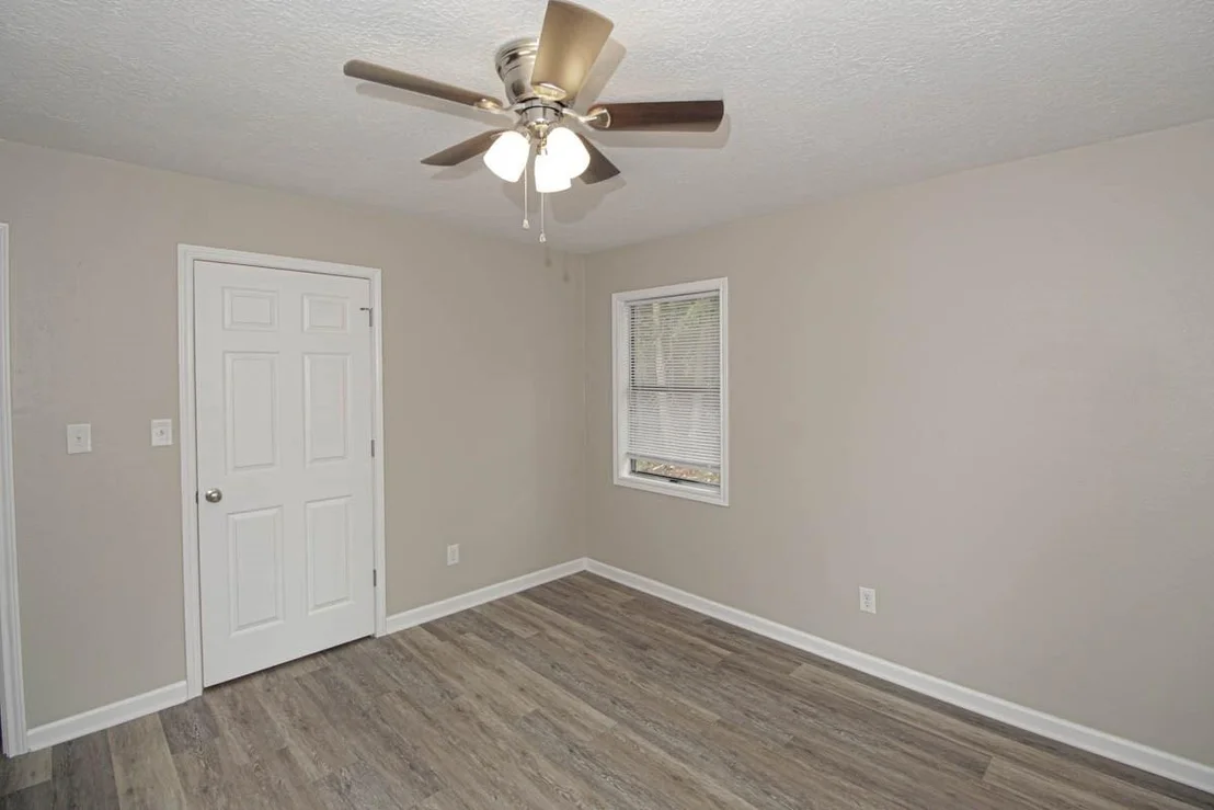 Photo of 345 Cherokee Lane
