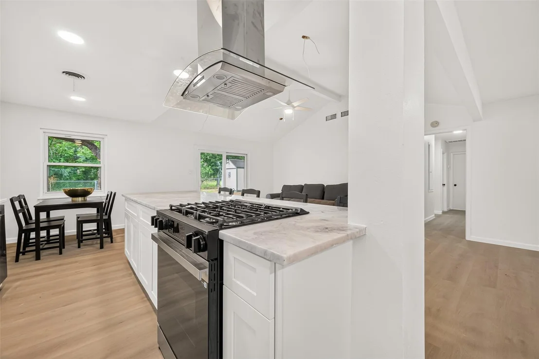Photo of 215 Crest Hill Drive