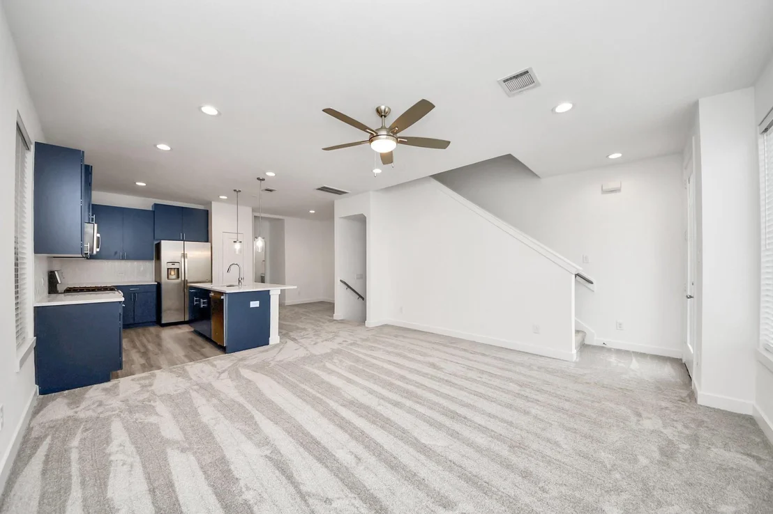 Photo of 18527 Centro Row