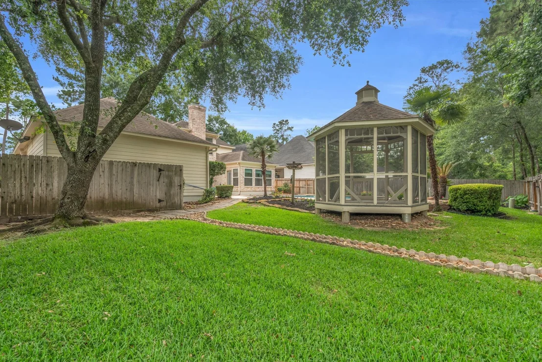 Photo of 142 W Shadowpoint Circle