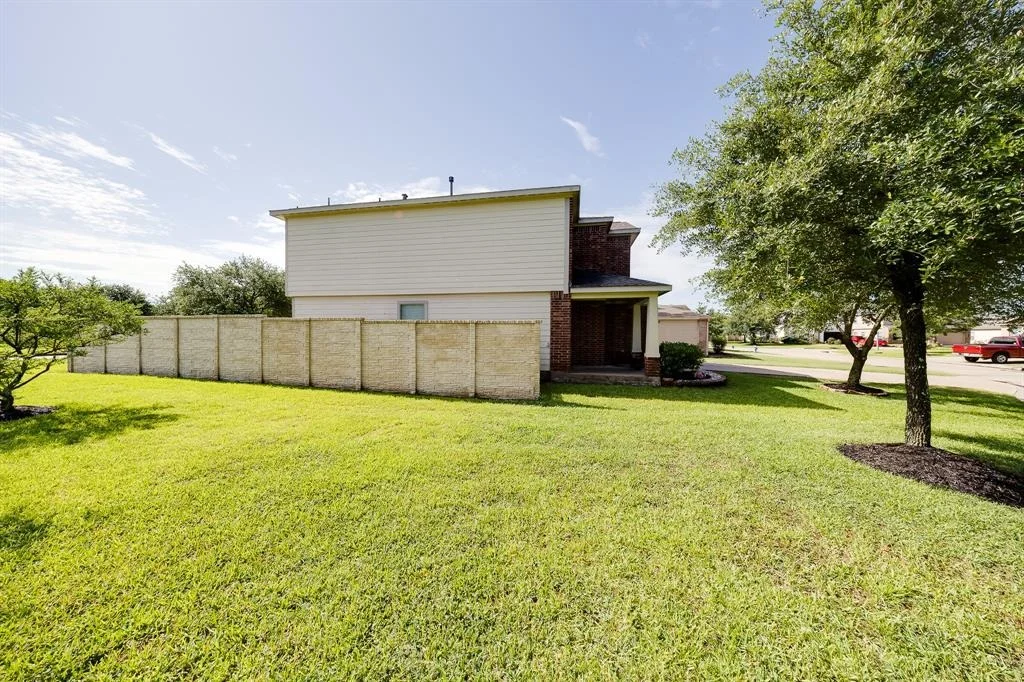 Photo of 8106 Sweetstone Bluff Lane