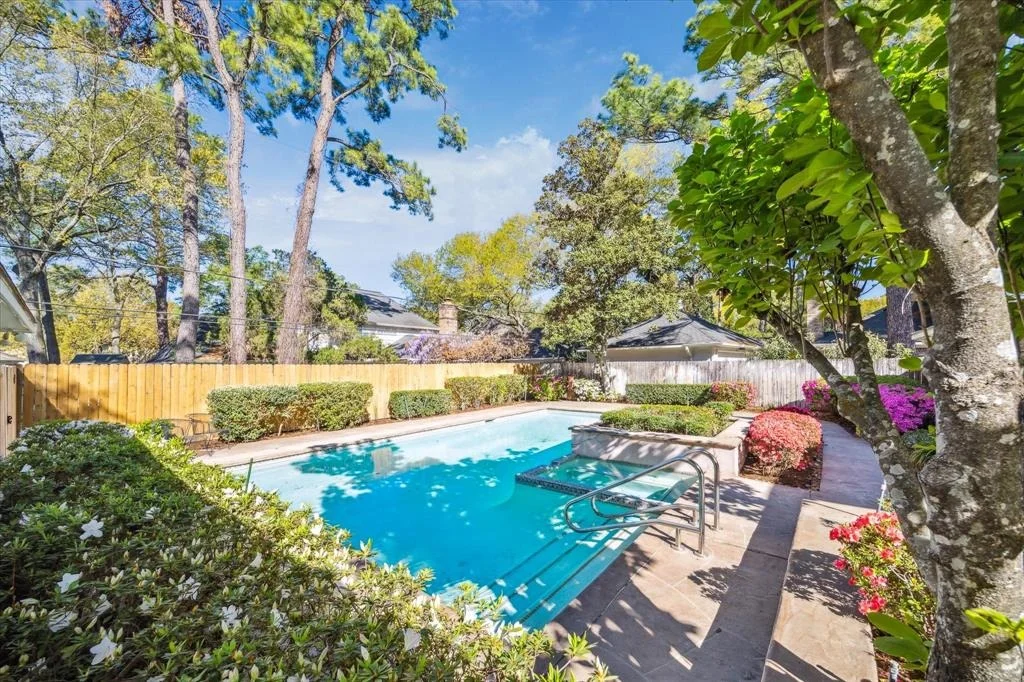 Photo of 807 Thornbranch Drive