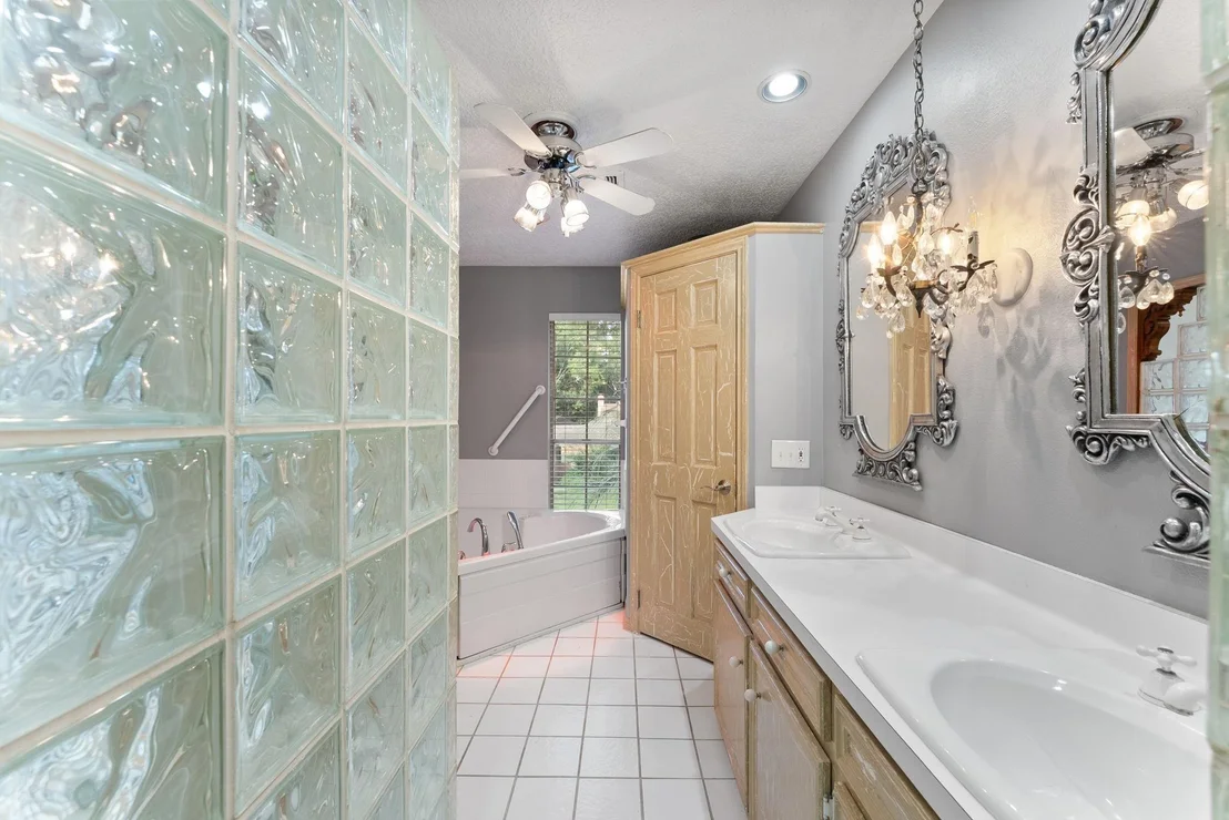 Photo of 5718 Glenmere Lane