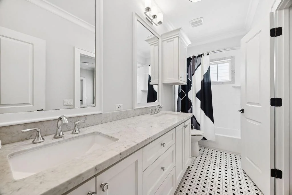 Photo of 2223 Saxon Drive