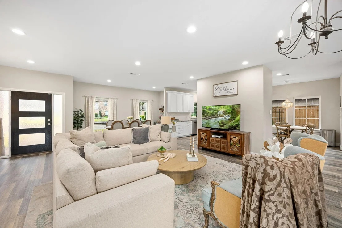 Photo of 1118 Crossroads Drive