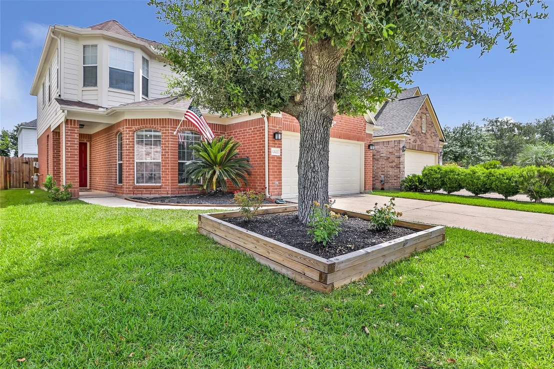 Photo of 12122 Landsdown Ridge Way
