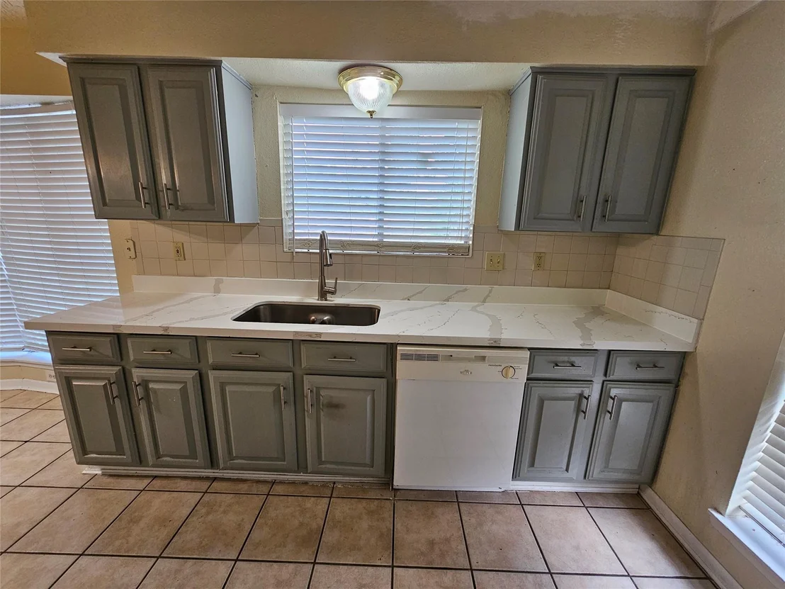 Photo of 10423 Tenneco Drive