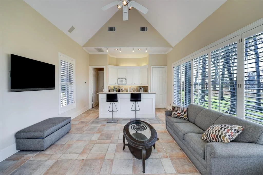 Photo of 25 Beacon Hill