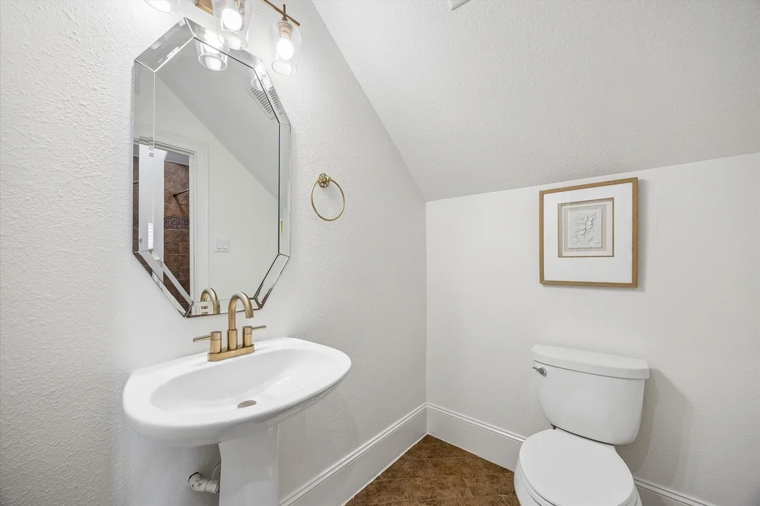 Photo of 1235 Thornton Road