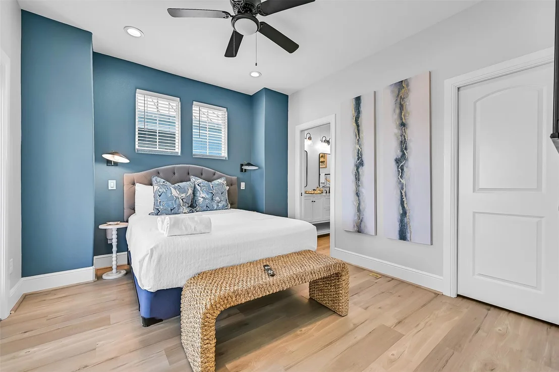 Photo of 3811 Conch