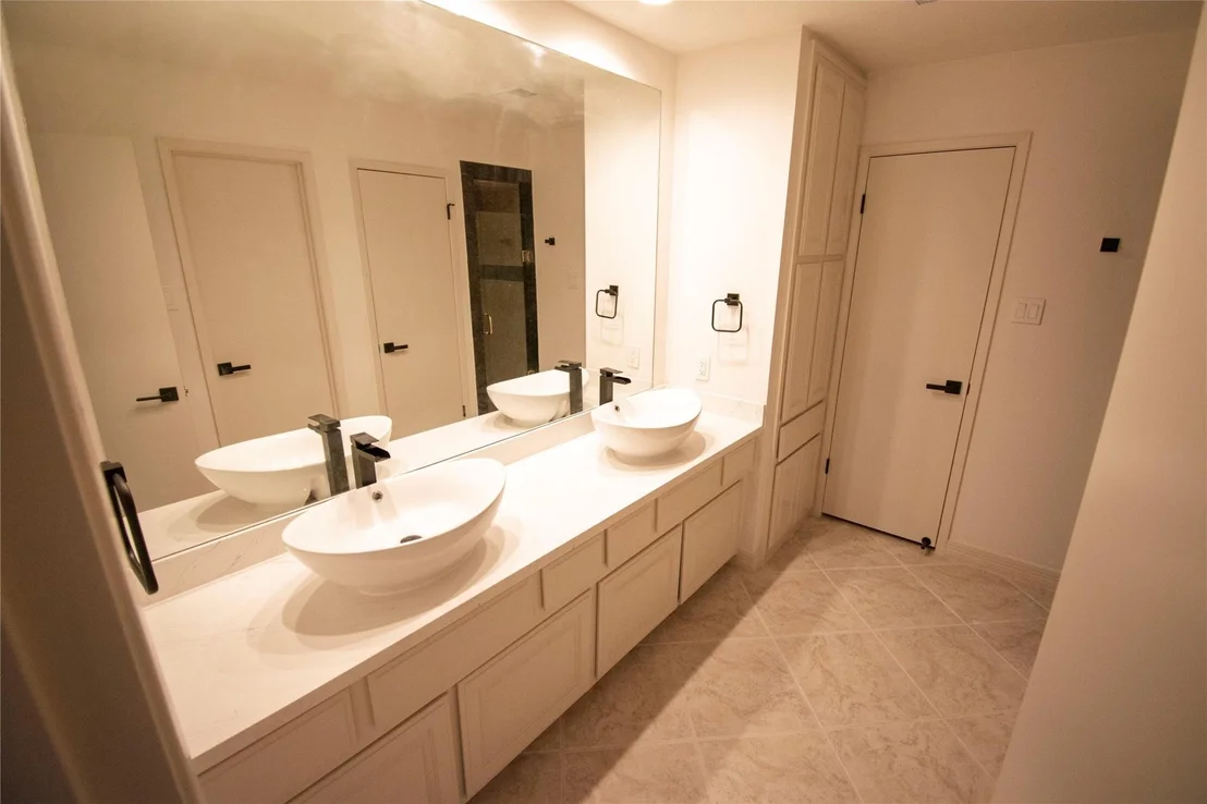 Photo of 14811 Delbarton Drive