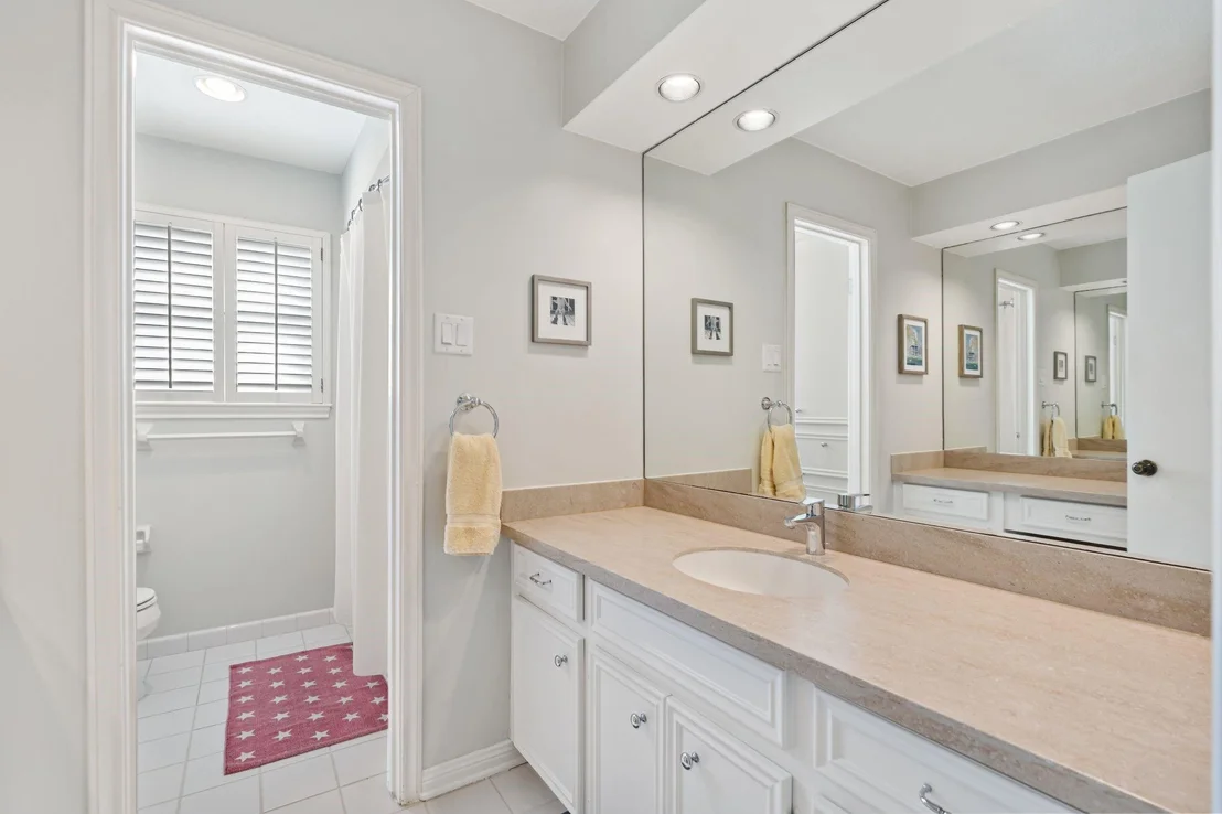 Photo of 1811 Briarpark Drive