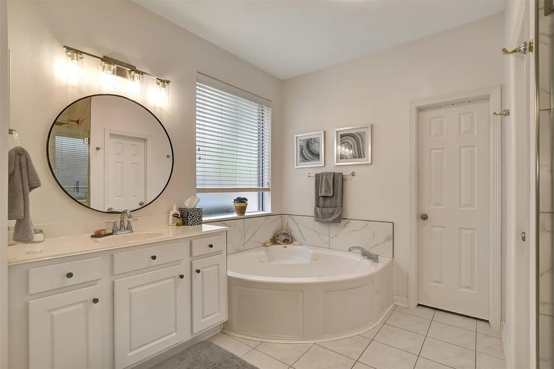 Photo of 15918 Lake Loop Drive