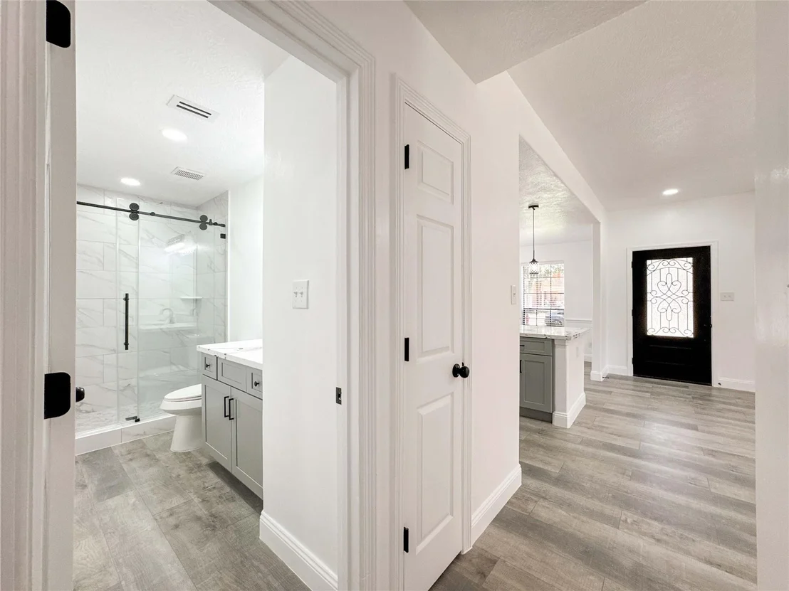Photo of 406 Bluebird Lane