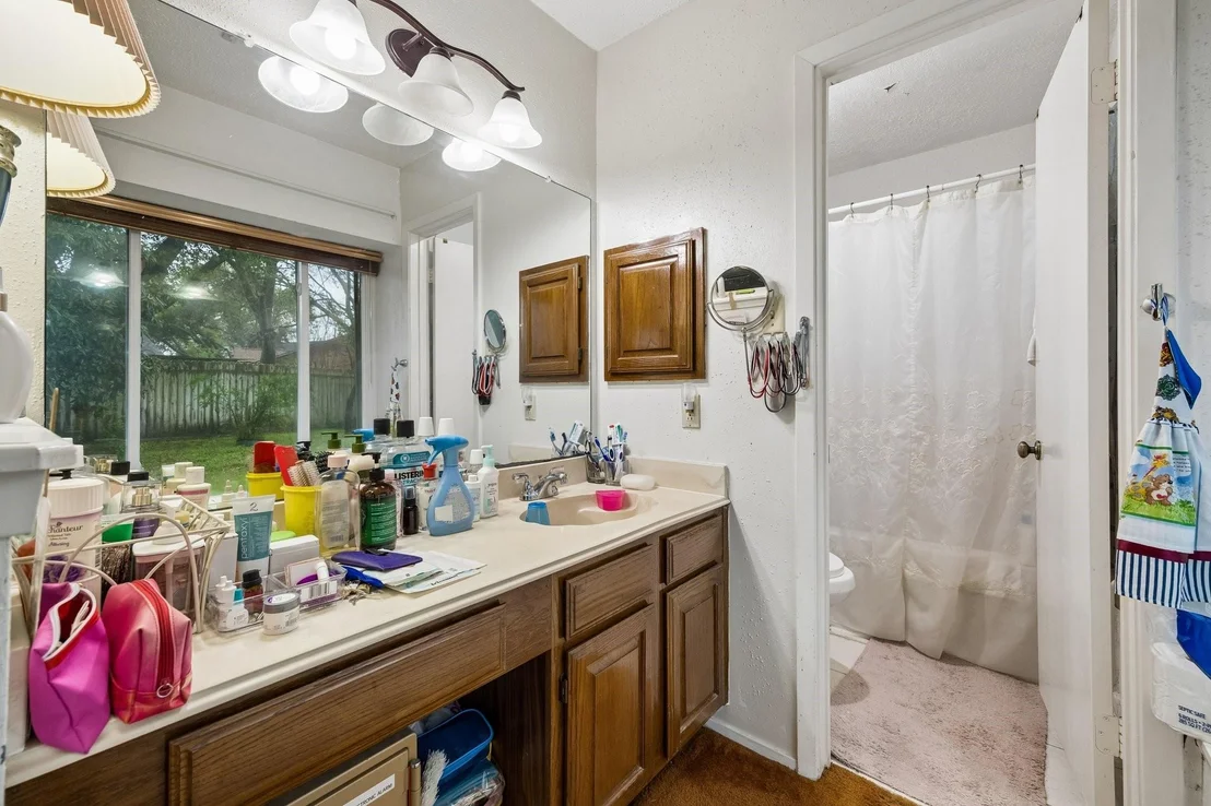 Photo of 9815 Walnut Glen Drive