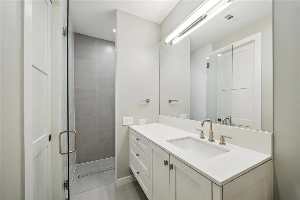Photo of 2535 White Oak Drive