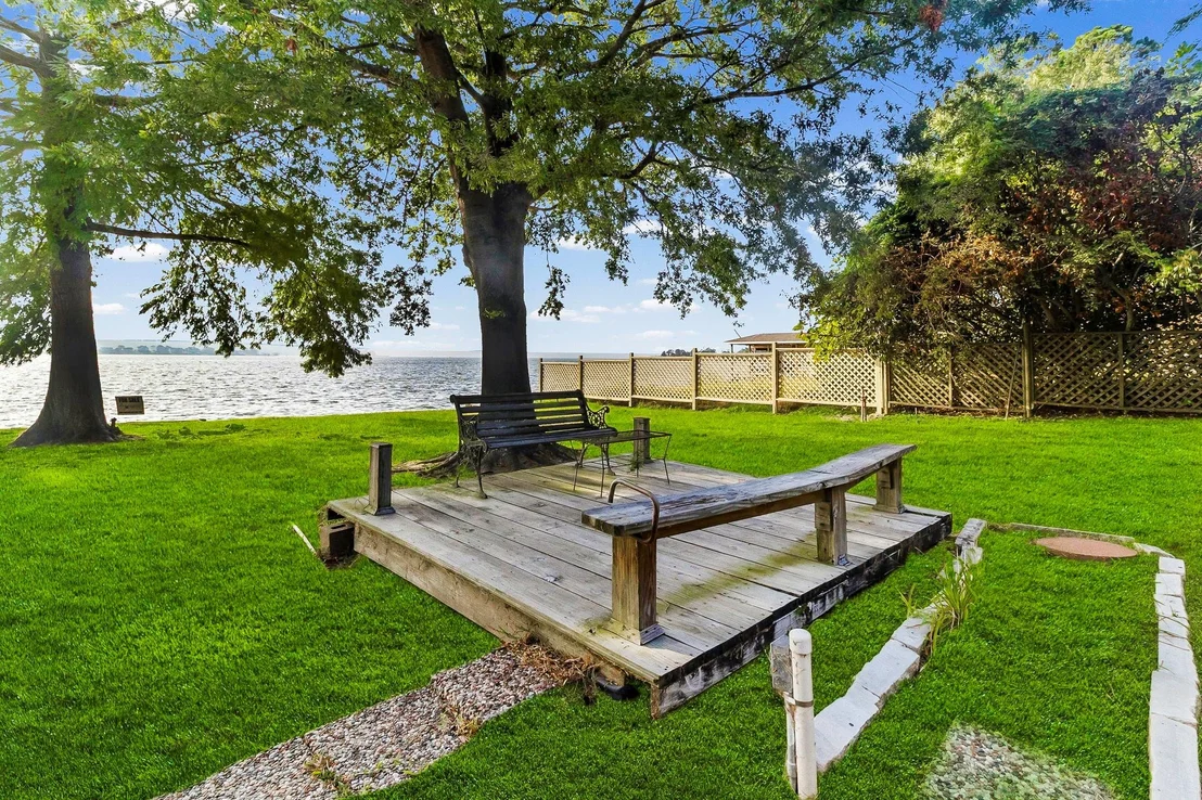 Photo of 554 Harbor Drive