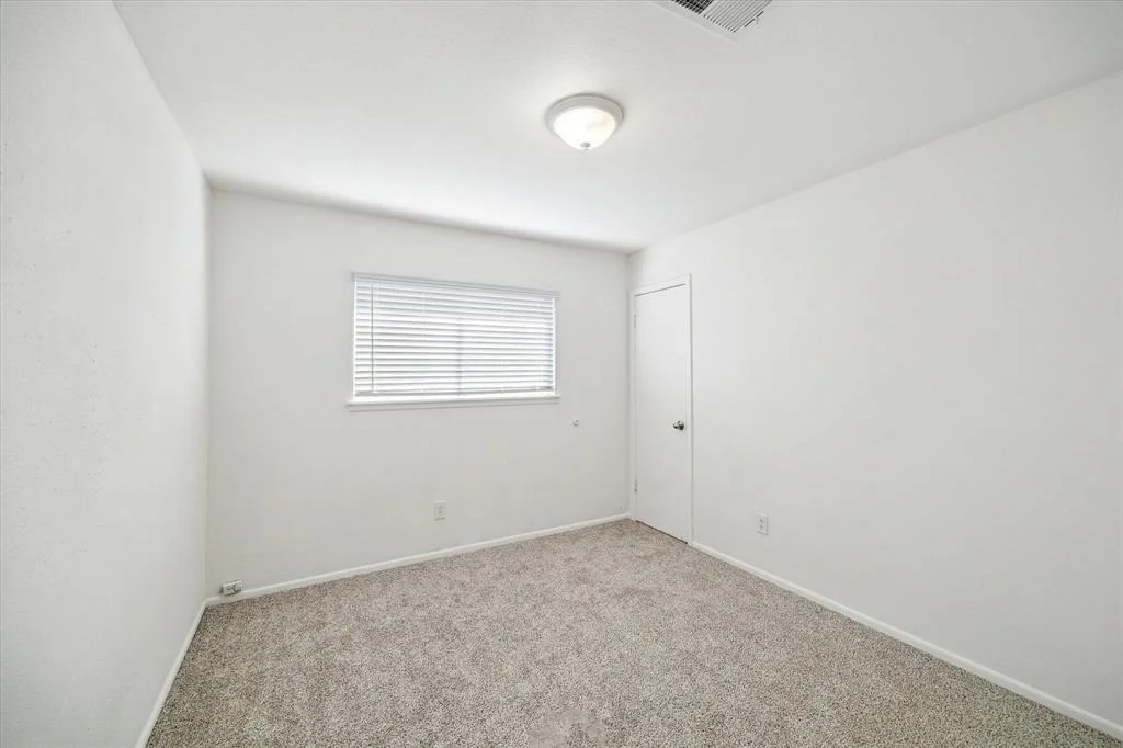 Photo of 754 E Amherst Lane