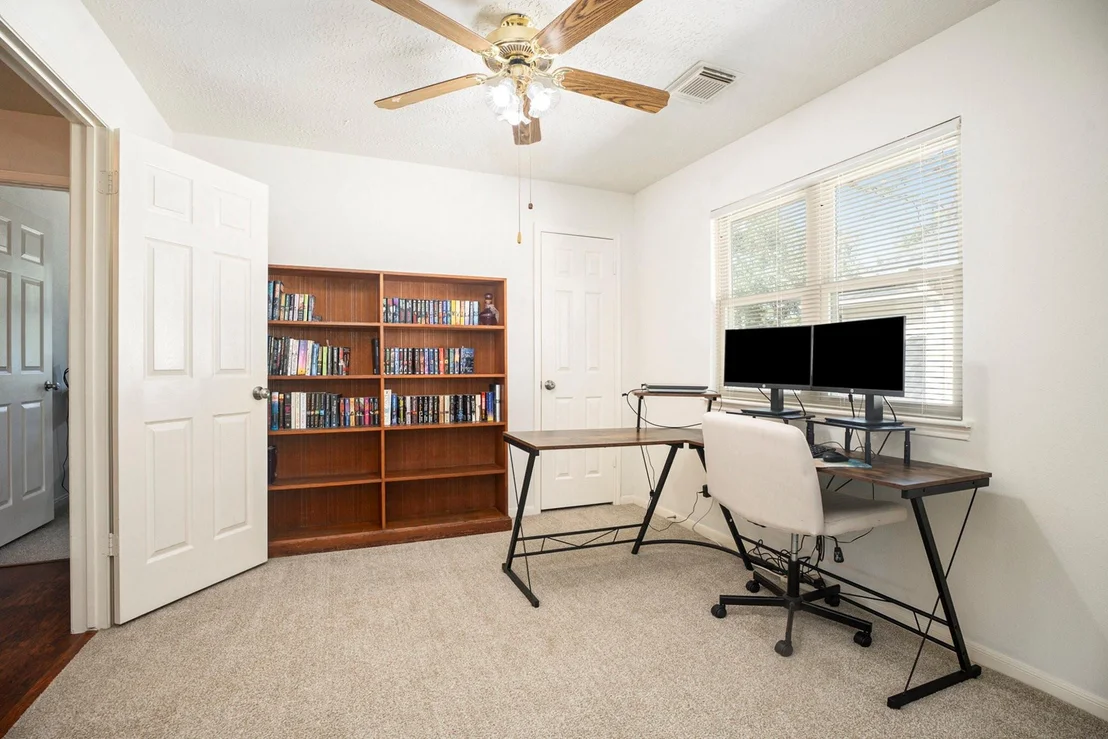 Photo of 1003 Glenview Drive