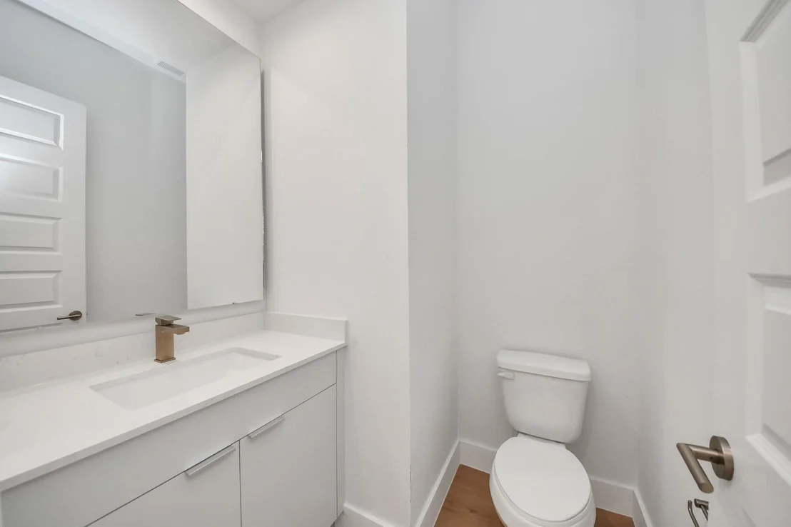 Photo of 2106 Diagonal Lane