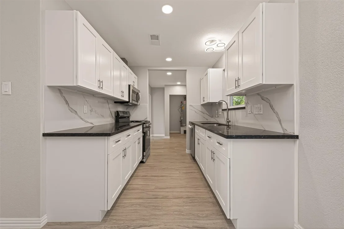 Photo of 118 W Doverfield Drive