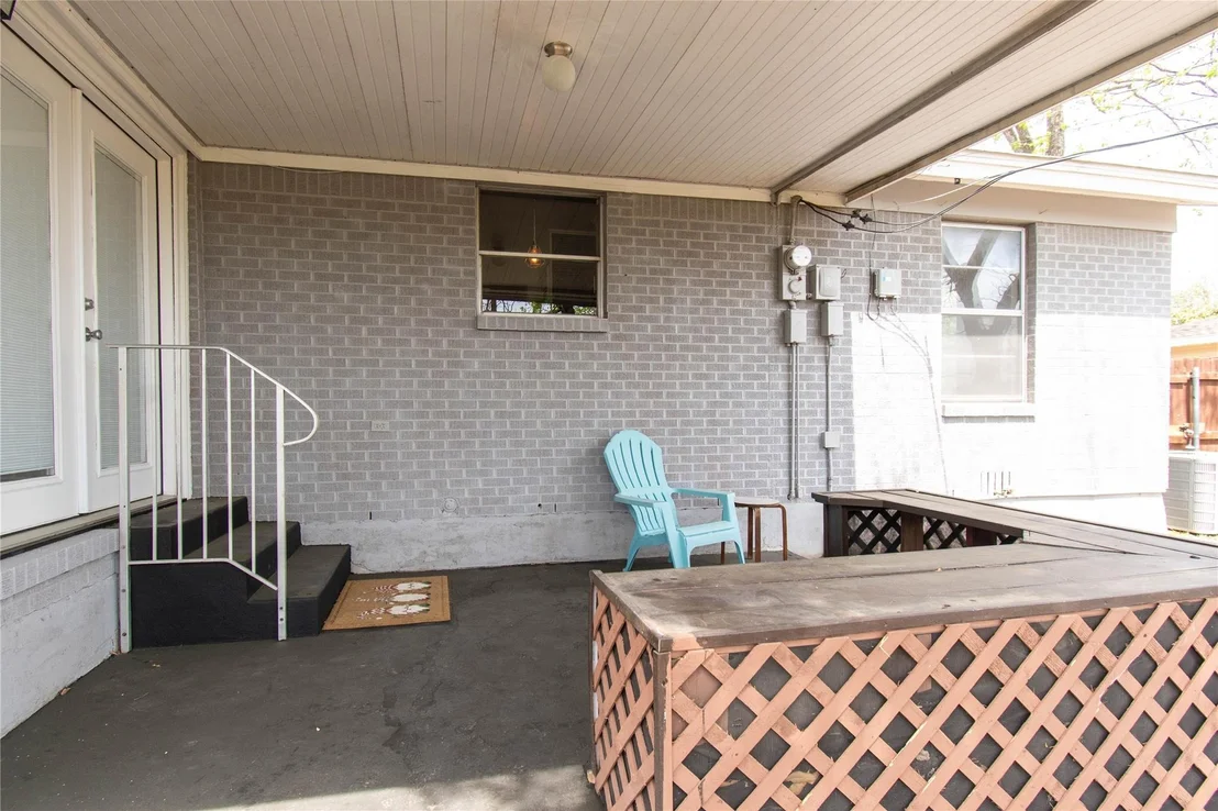 Photo of 301 E Walker Avenue