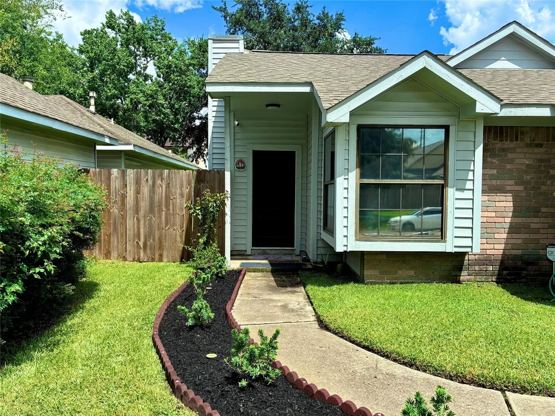 Photo of 1106 Holbech Lane
