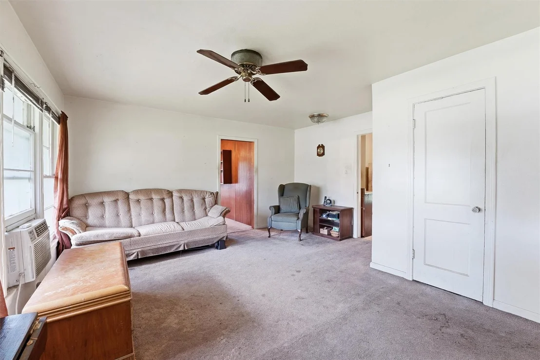 Photo of 717 Bolling Lane